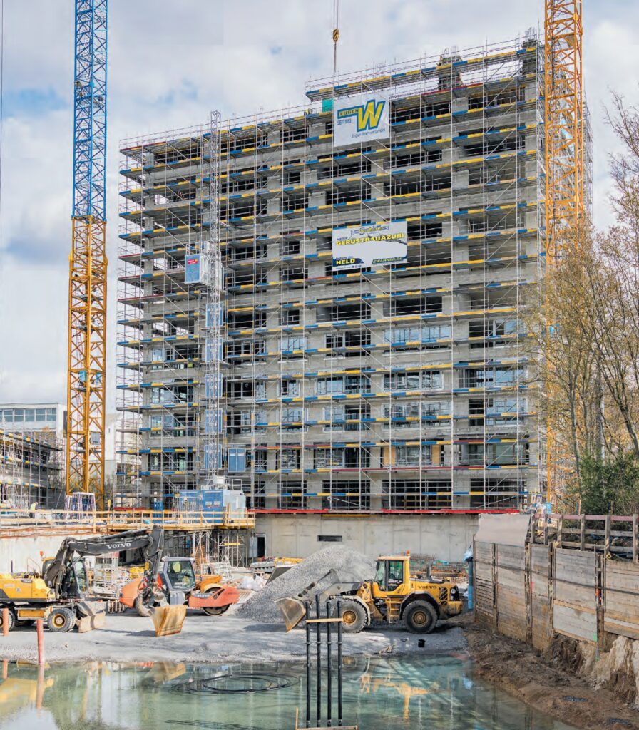 Baustelle Eugen Wahner mit 8000 Quadratmeter Fassadengerüst von Firma Rux - Lichtblick Würzburg