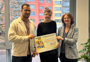 Spendenübergabe an Zfk WÜ durch Nicolas Howard Eugen Wahner GmbH